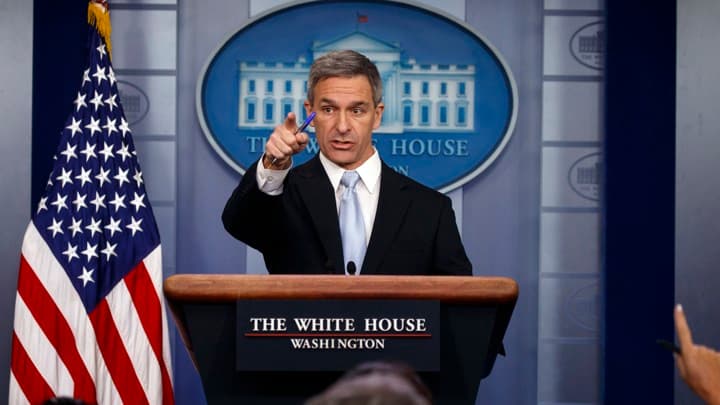 El director interino de los Servicios de Ciudadanía e Inmigración de los Estados Unidos, Ken Cuccinelli.