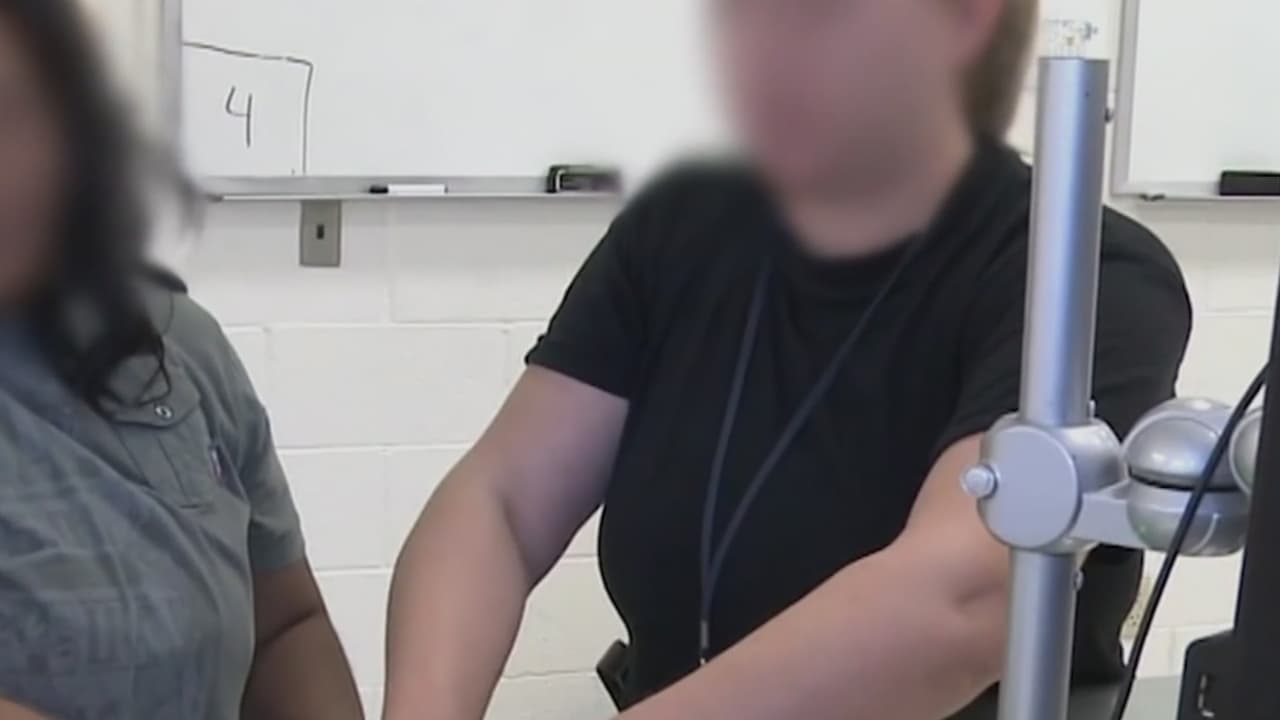 Madre hispana pide ser deportada tras muerte de su hijo mientras estaba detenida