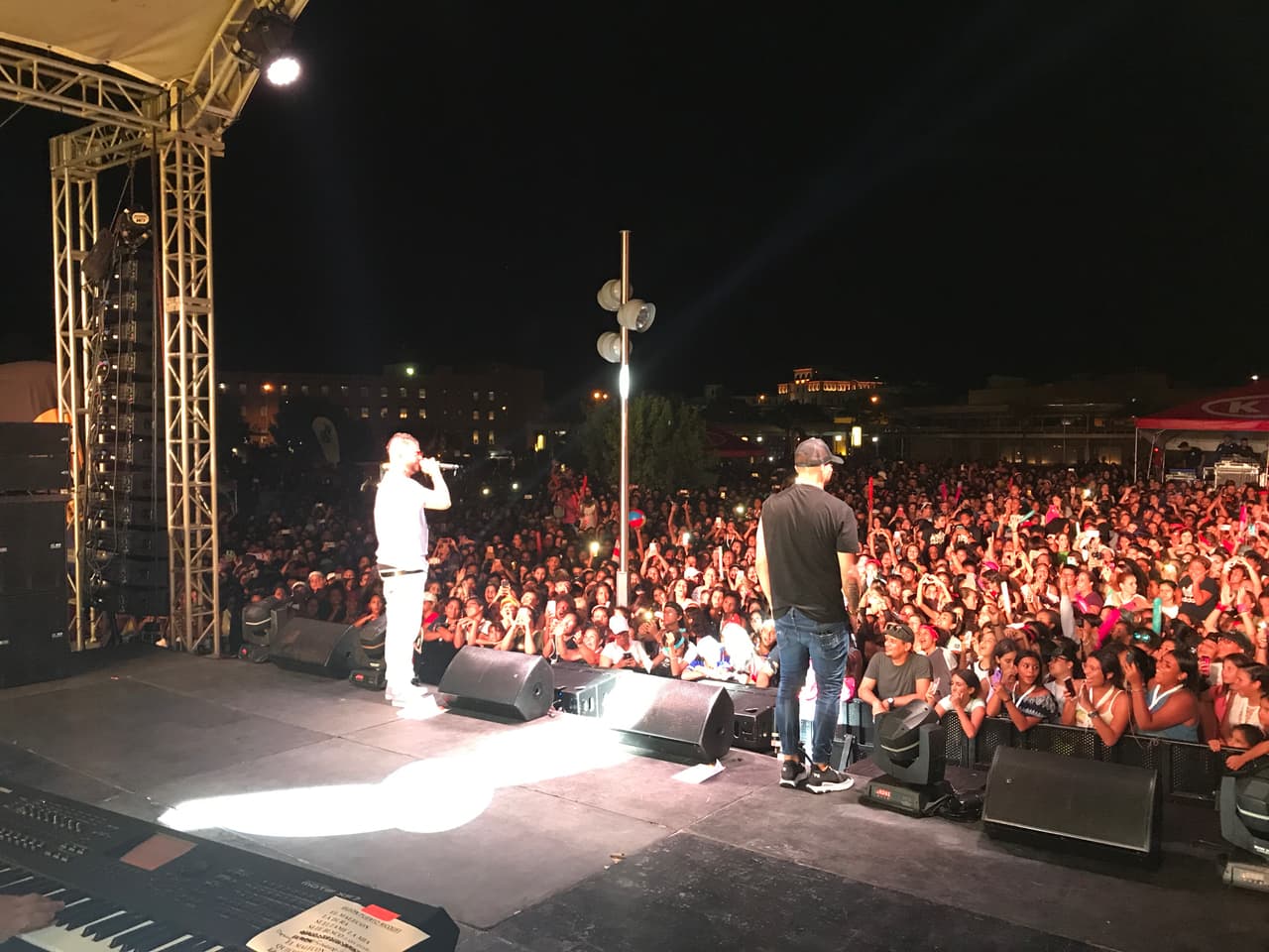 Jacob Forever y Farruko deleitaron a sus fans con el tema "Quiéreme".