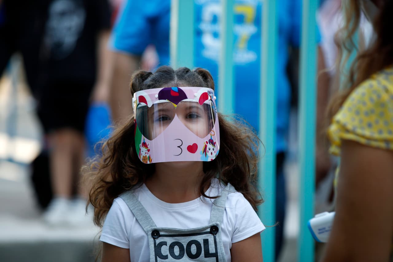 Uso de máscaras para estudiantes, maestros y personal de escuelas, Arizona seguirá recomendación de los CDC