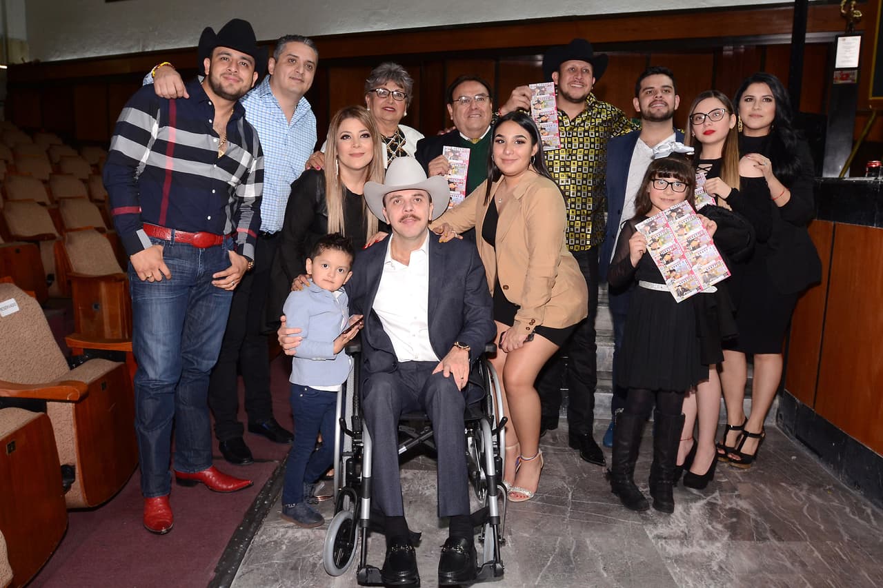 “Tal vez haya una participación de mucha gente del medio y de mi familia, ya la serie dará la pauta para que salga lo mejor posible”, detalló en la misma entrevista.