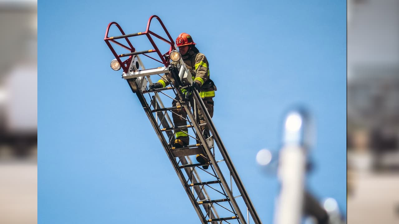 "Yo empecé trabajando como todos, empecé en un hotel, hice de housekeeping, limpié nieve, construcción, hice todos los trabajos que pasamos los inmigrantes o la mayoría".
