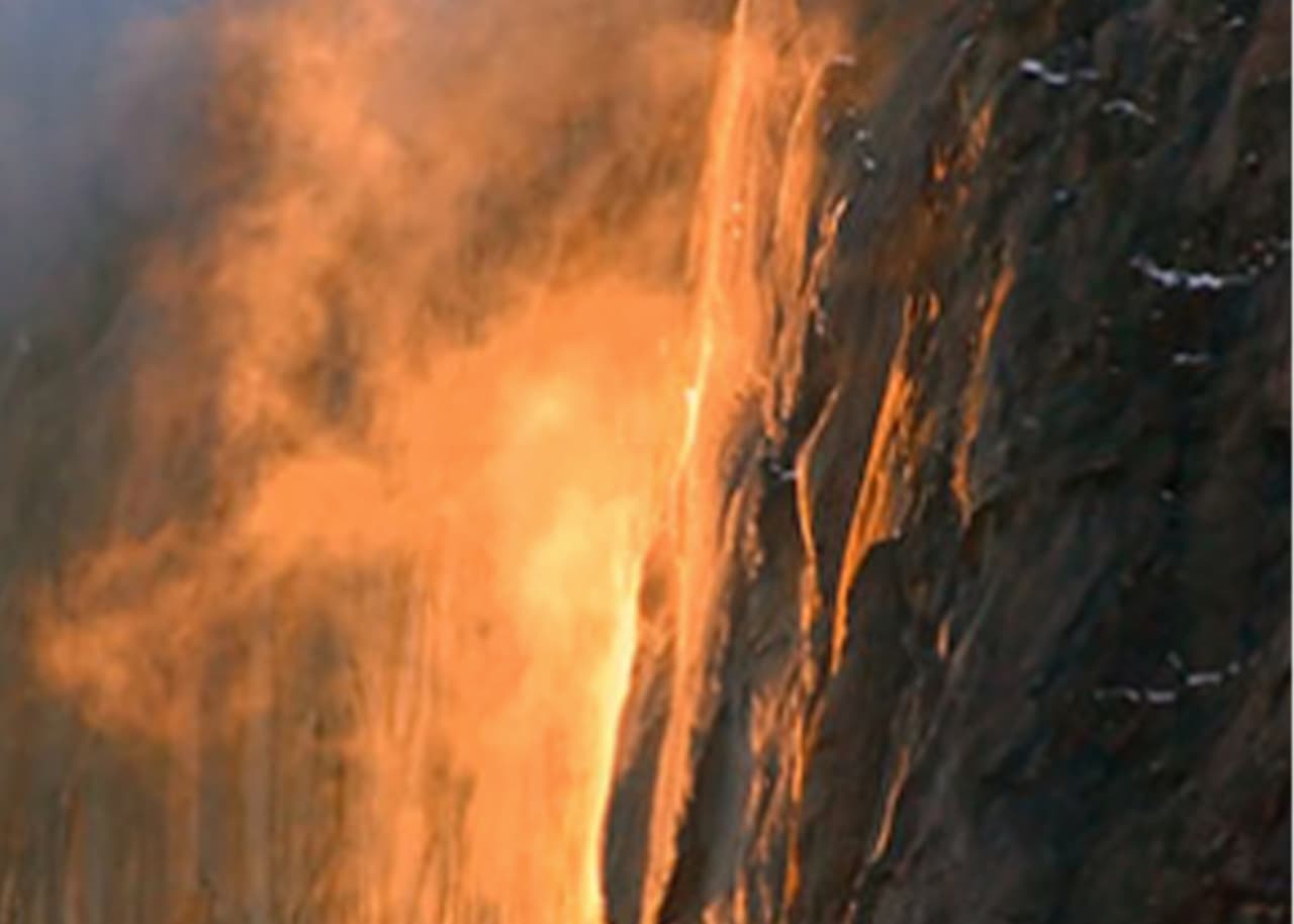 Las autoridades del Parque Nacional Yosemite advierten que la cascada tiene muy poca agua, y el pronóstico del 
<a href="https://weather.com/weather/tenday/l/Yosemite+National+Park+CANPYOSE:13:US" target="_blank">Servicio Nacional de Metereología</a> no trae lluvias ni nieve. No obstante, al existir nieve en lo alto y temperaturas tibias, estas derriten la nieve y así aumentar el flujo de agua durante la próxima semana.
<br>