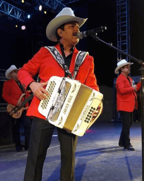 Con un disco bajo el nombre de 'NO.50', Los Invasores de Nuevo León también lograron un lugar en la categoría a Mejor Álbum de Música Norteña.