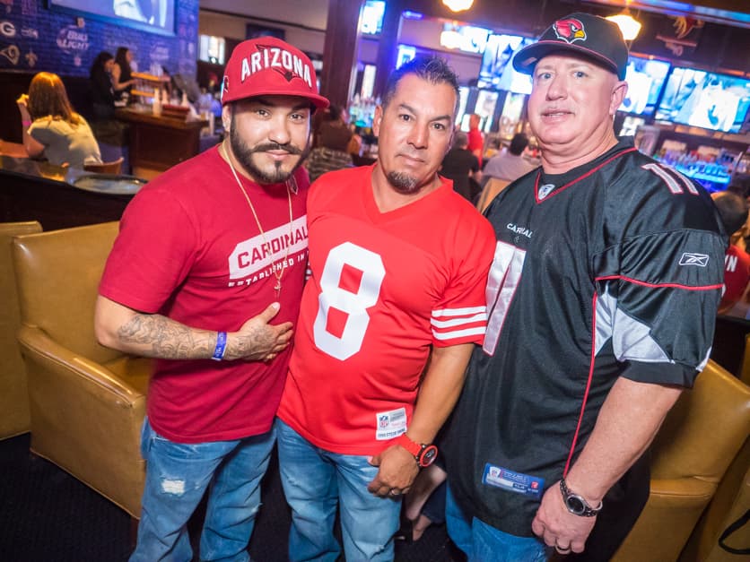 Los fans de los Cardenales andan en duelo luego que las Panteras vencieran a los Cardenales con un 49-15 , pero antes de este trágico final, festejaron por distintas partes del Valle para apoyar al equipo.