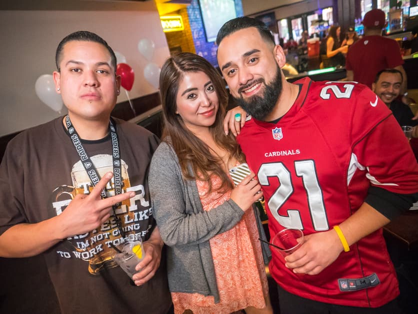 Los fans de los Cardenales andan en duelo luego que las Panteras vencieran a los Cardenales con un 49-15 , pero antes de este trágico final, festejaron por distintas partes del Valle para apoyar al equipo.