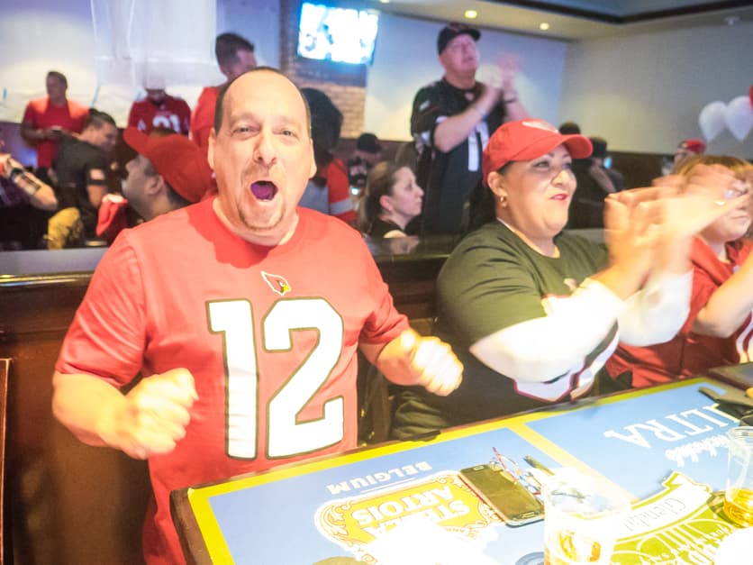 Los fans de los Cardenales andan en duelo luego que las Panteras vencieran a los Cardenales con un 49-15 , pero antes de este trágico final, festejaron por distintas partes del Valle para apoyar al equipo.