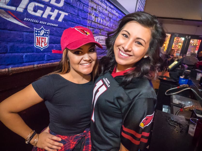 Los fans de los Cardenales andan en duelo luego que las Panteras vencieran a los Cardenales con un 49-15 , pero antes de este trágico final, festejaron por distintas partes del Valle para apoyar al equipo.