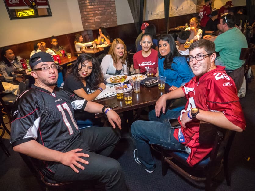 Los fans de los Cardenales andan en duelo luego que las Panteras vencieran a los Cardenales con un 49-15 , pero antes de este trágico final, festejaron por distintas partes del Valle para apoyar al equipo.