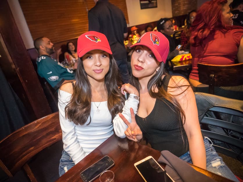 Los fans de los Cardenales andan en duelo luego que las Panteras vencieran a los Cardenales con un 49-15 , pero antes de este trágico final, festejaron por distintas partes del Valle para apoyar al equipo.