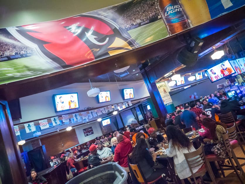Los fans de los Cardenales andan en duelo luego que las Panteras vencieran a los Cardenales con un 49-15 , pero antes de este trágico final, festejaron por distintas partes del Valle para apoyar al equipo.