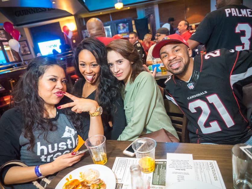 Los fans de los Cardenales andan en duelo luego que las Panteras vencieran a los Cardenales con un 49-15 , pero antes de este trágico final, festejaron por distintas partes del Valle para apoyar al equipo.