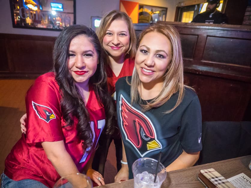 Los fans de los Cardenales andan en duelo luego que las Panteras vencieran a los Cardenales con un 49-15 , pero antes de este trágico final, festejaron por distintas partes del Valle para apoyar al equipo.