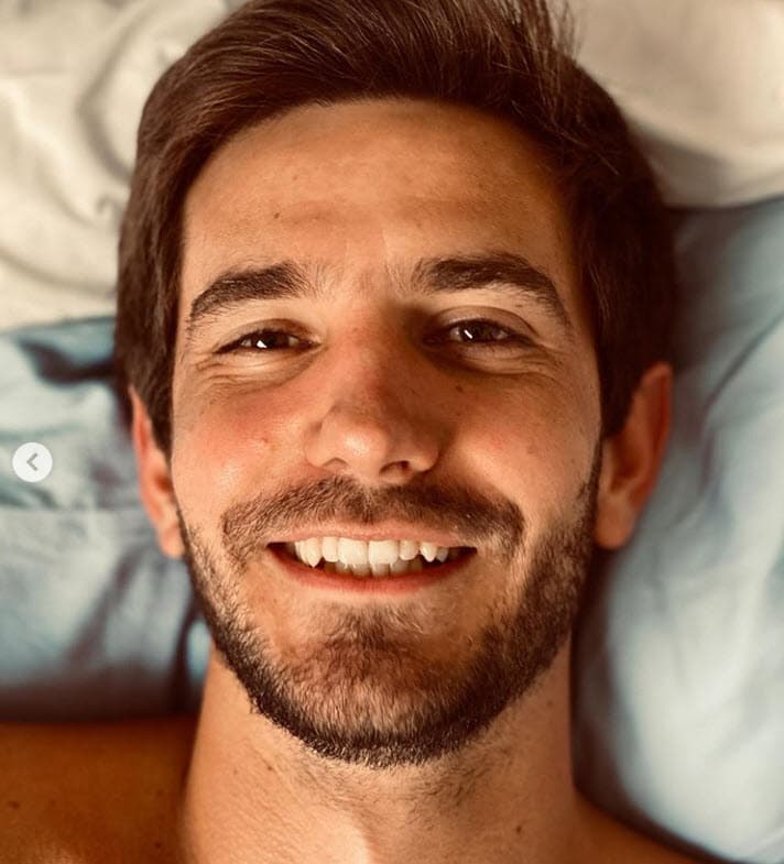 De esa "inspiración" salió 
<b><a href="https://www.youtube.com/watch?v=z20gJBaHGTk" target="_blank">'Capricornio'</a></b>, su más reciente sencillo y el cual está dedicado a su novio, quien nació bajo ese signo zodiacal. 
<br>