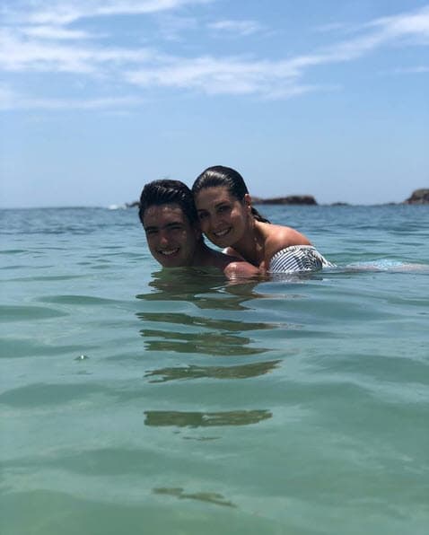 Es común verlos de vacaciones en familia y siempre lucen muy sonrientes.