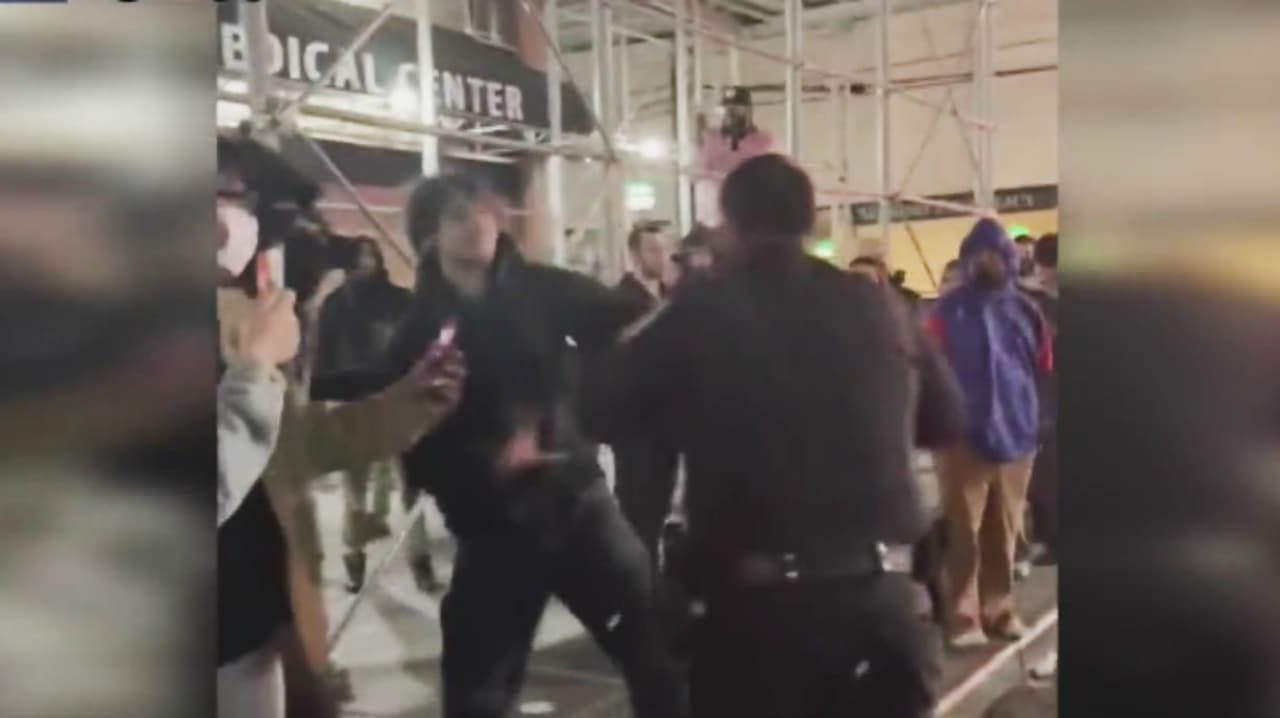 Detención de ICE provoca protesta frente a hospital de Brooklyn