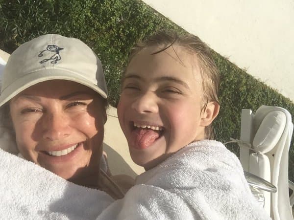 En mayo pasado
<b><a href="https://www.univision.com/famosos/con-una-locura-y-2-regalos-de-incalculable-valor-la-actriz-leticia-calderon-celebro-su-cumpleanos-52-video">Leticia Calderón</a></b> contó en una entrevista que estaba buscando un
<b>triciclo para adultos</b> para su hijo Luciano, de 16 años.
<br>