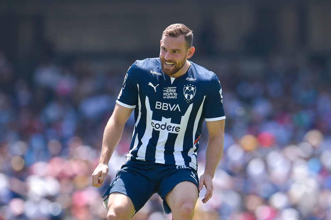 A pesar de haber jugado con 10 futbolistas la mayor parte del juego por la expulsión de Juan Ignacio Dinenno, los Pumas lograron una vital victoria ante Rayados.