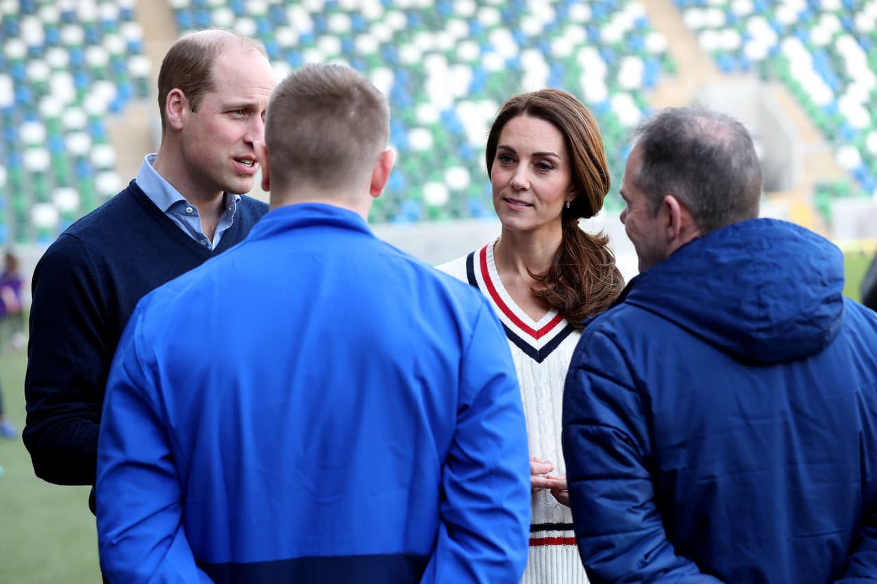 El objetivo de esta visita era que Kate y William estuvieran más familiarizados con algunos proyectos de fútbol comunitario en Belfast, según el diario británico 
<a href="https://www.dailymail.co.uk/femail/article-6751451/Kate-William-arrive-Northern-Ireland-surprise-visit.html" target="_blank">Daily Mail</a>. 
<br>
