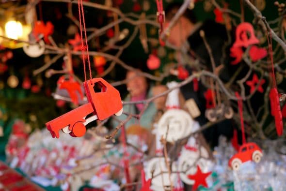 Adornos cálidos para tu árbol de navidad