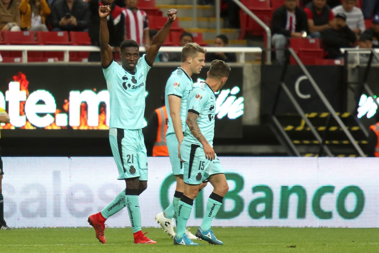 Tavares remató de primera intención una asistencia de Javier Abella para marcar su séptimo tanto en el torneo.