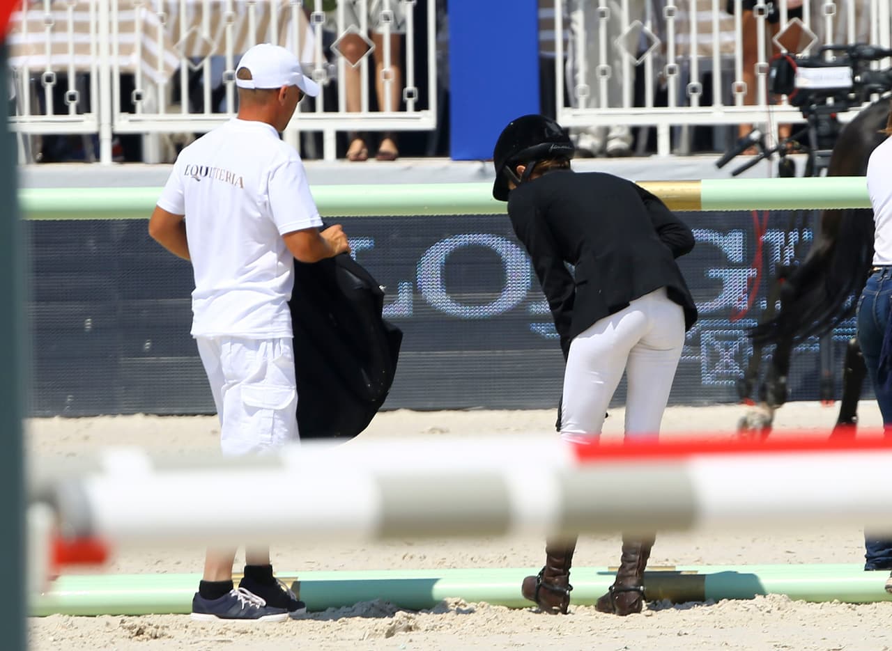 Luego de calmarse tras el accidente, logró ponerse de pie.