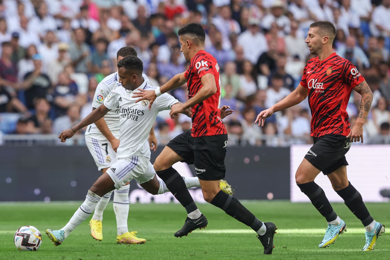 Mallorca se fue al frente con un gol de Vedat Muriqi, pero Real Madrid le dio la vuelta con tantos de Federico Valverde, Vinucius Junior, Rodrygi y Antonio Rudiger.