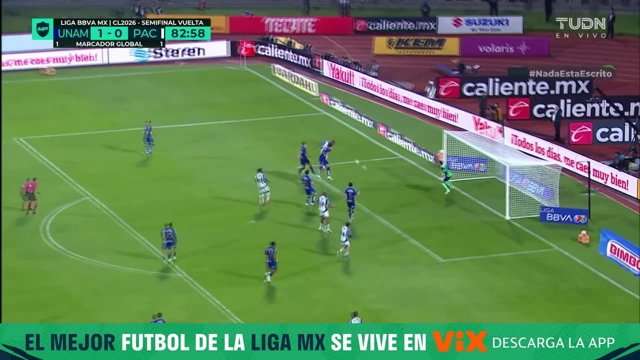 ¡Se salva Pumas! Enner Valencia remata y la pelota pasa apenas desviada