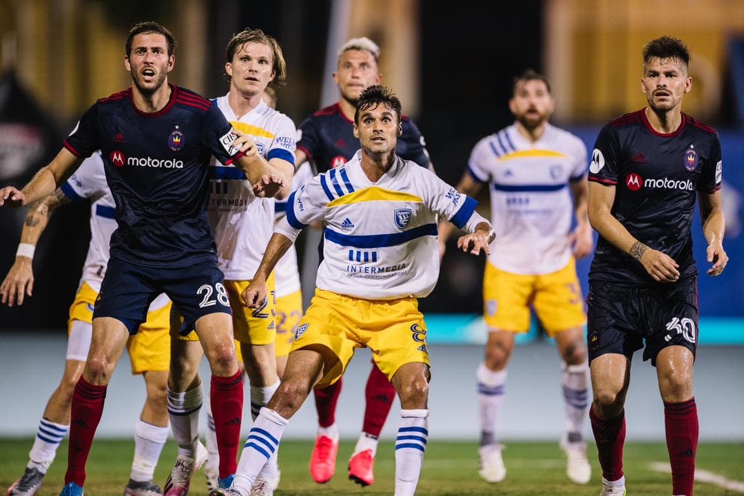 Con goles de Cristian Espinoza y Chris Wondolowski, el San José Earthquakes continúa sumando puntos en la MLS.