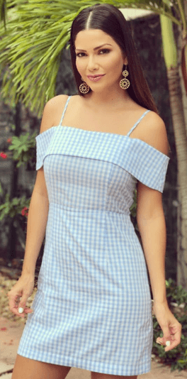 Sencillo, original y a la moda, así es este coqueto vestido con cuadros.
