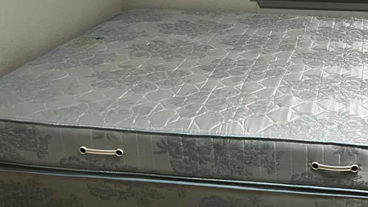 7A los venezolanos que requieren de apoyo también se les da muebles y camas a través de las redes sociales, por lo que pueden contactarse en Facebook como Acción Social Venezuela y en Instagram están como AccionSocial.Vzla.