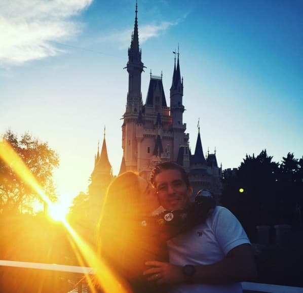 Y nunca dejar que se apague la llama del amor.