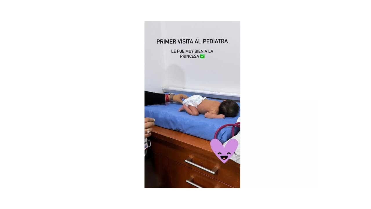Tessa en su primera visita al pediatra.