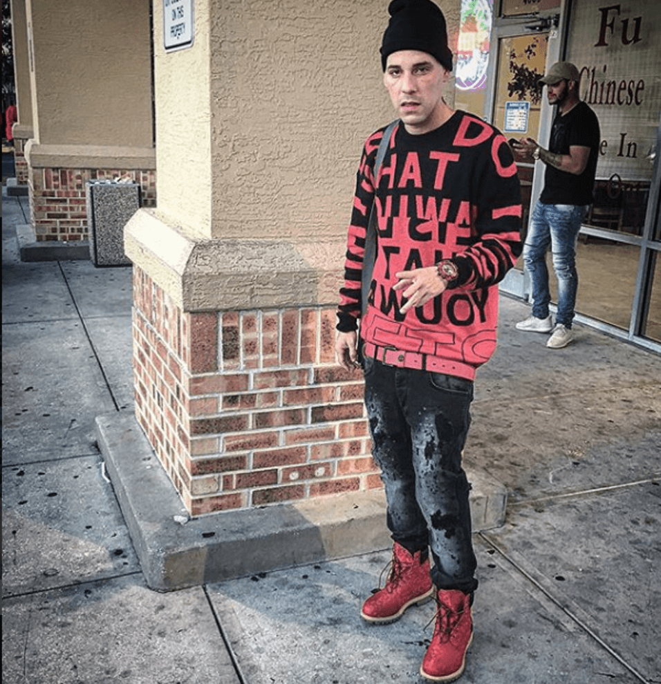 A siete meses del incidente, el agente Ditty expresó que les ha llegado "información de que (Kendo Kaponi) está en Puerto Rico, pero eso es lo que tenemos hasta ahora". Quien tenga información que permita detenerlo, debe llamar al 1-800-226-TIPS (8477) ó al 787-793-0457.