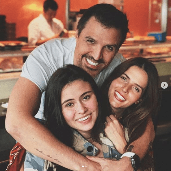 En entrevista para el 
<b><a href="https://www.imagentv.com/entretenimiento/de-primera-mano" target="_blank">programa De primera mano</a></b>, la protagonista de 'Simplemente María' y su esposo, recordaron que a principios de abril estuvieron en el cumpleaños de la hija menor de Rovzar, Alexandra, y convivieron todos en familia.