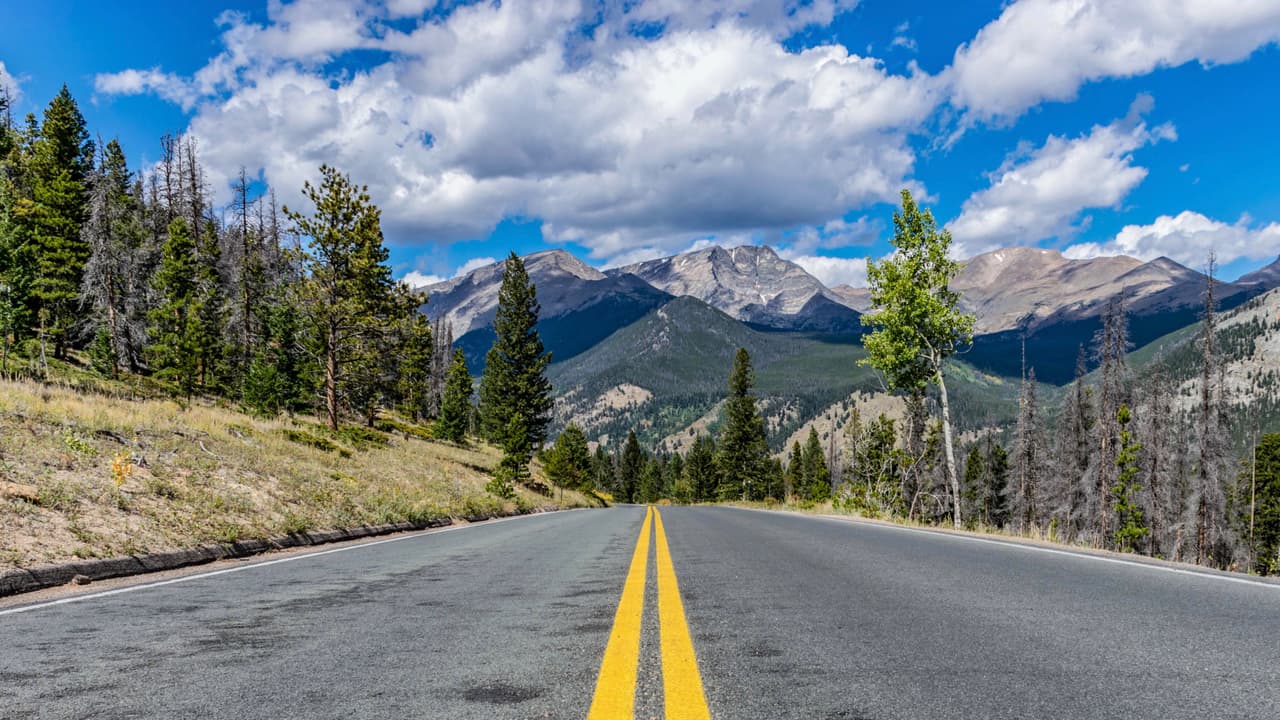 <h3 class="cms-H3-H3"><b>22. Colorado</b></h3>
<br>
<br>El estado de Colorado registró 
<b>596</b> 
<b>muertes vehiculares</b> durante 2019, 36 muertes menos que en 2018. De ese total, 164 muertes (27%) fueron causadas por el consumo de alcohol.