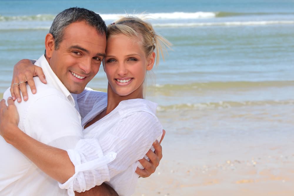 ¡No dejes pasar una cita de amor, llama por teléfono, manda un correo, cultiva esa nueva amistad! La intensidad emocional que surge de esta posición es de grado tal que olvidas el pasado, te abres al futuro y te lanzas con decisión a esa aventura pasional que surge frente a ti.