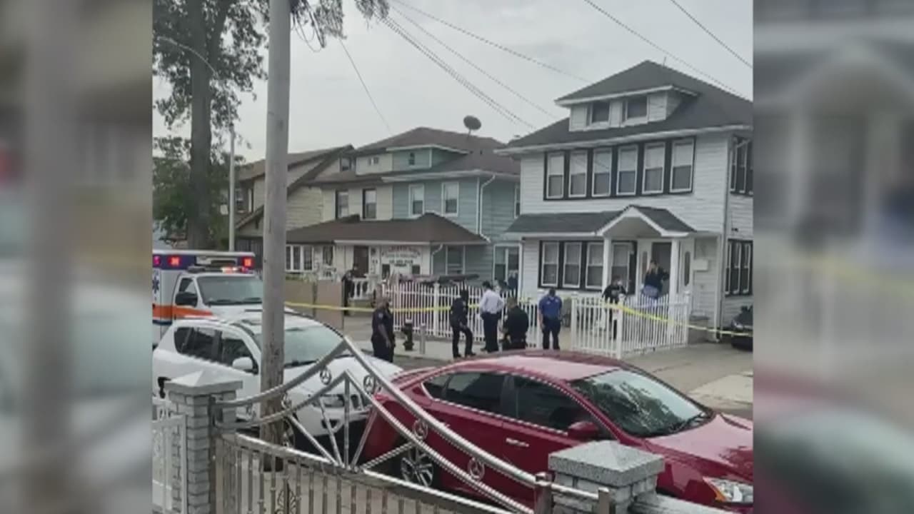 Acusan a madre de asesinato tras supuestamente arrojar a su bebé por la ventana en Queens