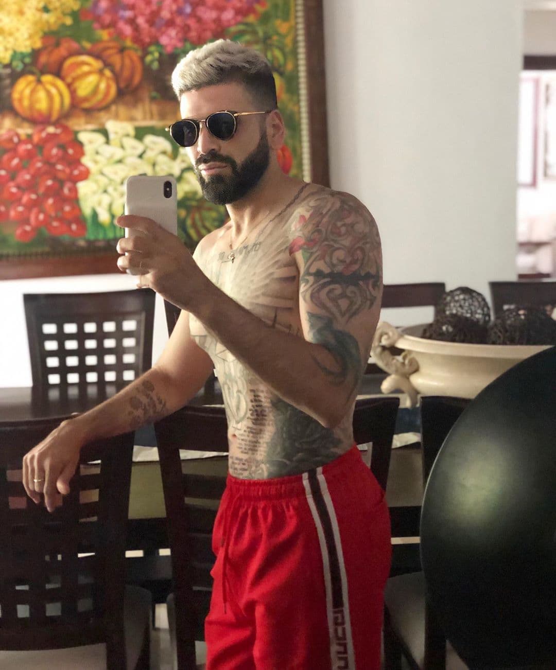 El rubio lo lucía desde que se fue de 
<a href="https://www.univision.com/shows/el-gordo-y-la-flaca/en-fotos-las-vacaciones-en-familia-de-jomari-goyso-en-la-republica-dominicana-fotos">vacaciones</a> a principios de junio.