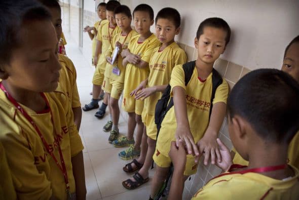 La limpieza es muy importante, así que antes de entrar a la cancha se les revisa sus uñas bien cortadas y limpias.