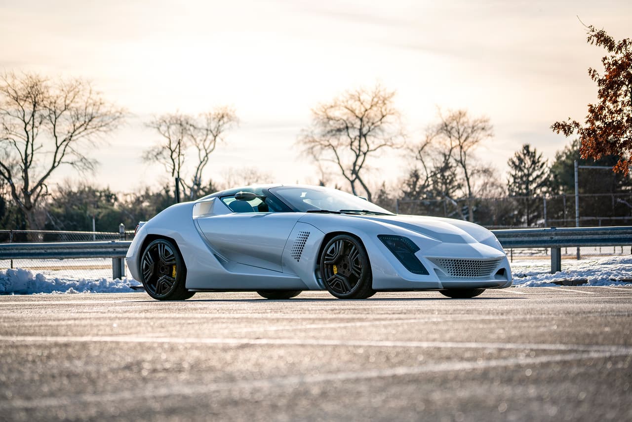 Su nombre era Mantide y fue una creación del talentoso diseñador estadounidense Jason Castriota, quien era jefe de diseño en Bertone en aquel entonces.