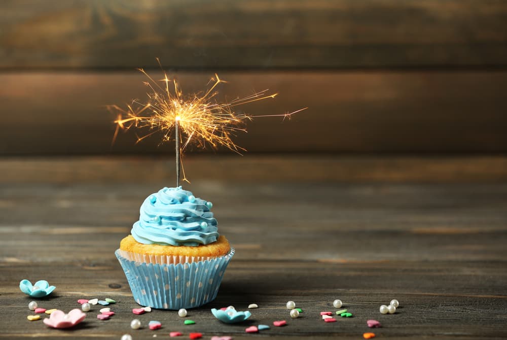 <b><u>Piscis en febrero 2017: ¡Eclipse en tu signo, un cambio total de vida!</u></b>
<br>El mes de febrero es de singular importancia para ti, Piscis, pues es el que marca el inicio de tu ciclo de cumpleaños el día 18 o 19 según la latitud o longitud geográfica en que vivas. Ocurre también un evento singular dentro de tu horóscopo y es el primer eclipse de Sol, el día 26 que tendrá lugar en tu signo. Durante todo el mes tendrás a tu regente Neptuno, directo en tu signo y con las buenas perspectivas de Mercurio, directo, en febrero, este será uno de los mejores meses del año para ti, en cuanto al amor y el desenvolvimiento económico.
<br>