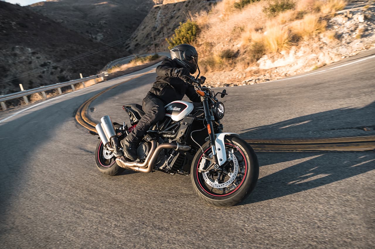 Indian ajusta su FTR 2022, ahora es más cómoda para uso diario y con más accesorios para viajes largos