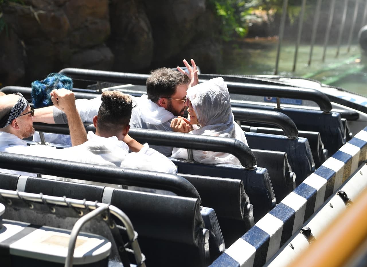 Pero esa felicidad en la cantante no es gratuita. Jennifer López reconoció que 
<b><a href="https://www.univision.com/shows/el-gordo-y-la-flaca/ben-affleck-propuesta-matrimonio-jlo-segunda-ocasion">ama su vida en este momento. </a></b>
<br>