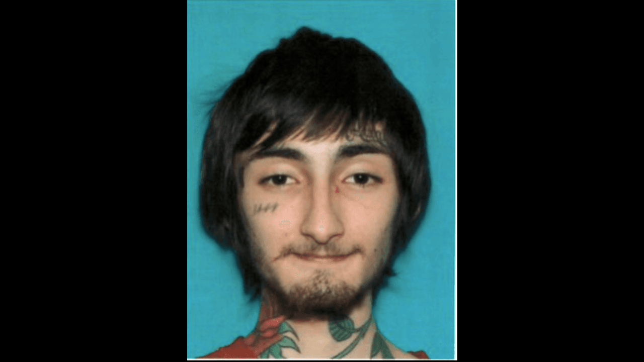 Robert Crimo III, señalado como "persona de interés" en el tiroteo ocurrido en un suburbio de Chicago el 4 de julio de 2022.