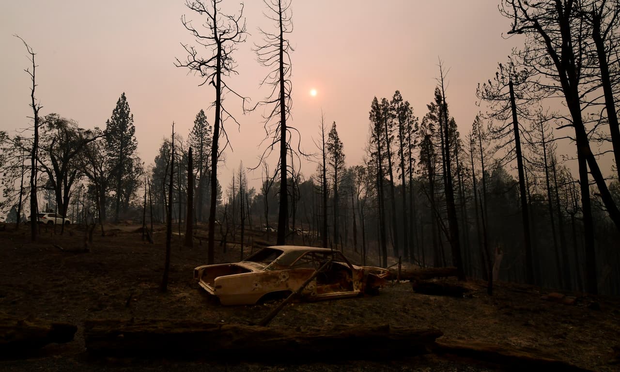 <h3 class="cms-H3-H3">15. Dakota del Sur</h3>
<br>
<b>(Grandes desastres desde 1953: 83)</b>
<br>
<br>Los fuertes vientos de este estado, aunado a las tormentas severas, inundaciones e incendios han provocado desastres importantes como el ocurrido en 2017 
<b>cuando se quemaron 84 millas cuadradas, gracias a que los vientos derribaron un árbol que golpeó una línea eléctrica. </b>
<br>
<br>Tan solo un año más tarde, otro incendio -provocado por un adolescente que jugaba con luces de bengala- 
<b>devastó 560 acres en la región.</b>
<br>