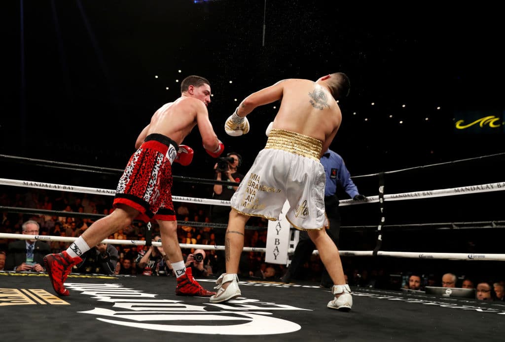 Danny García debutó en el 2018 de forma grandiosa al noquear a Brandon Ríos en el noveno round. García arrancó la pelea lento pero aumentó la presión conforme la pelea se hacía vieja. El recto de derecha a la humanidad de Ríos finiquitó el regresó de 'Swift' a los encordados.