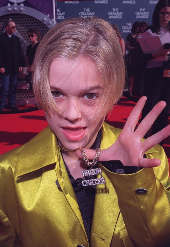 Aaron Carter debutó como cantante en una banda infantil a los 7 años. A los 9 sacó su primer álbum como solista.