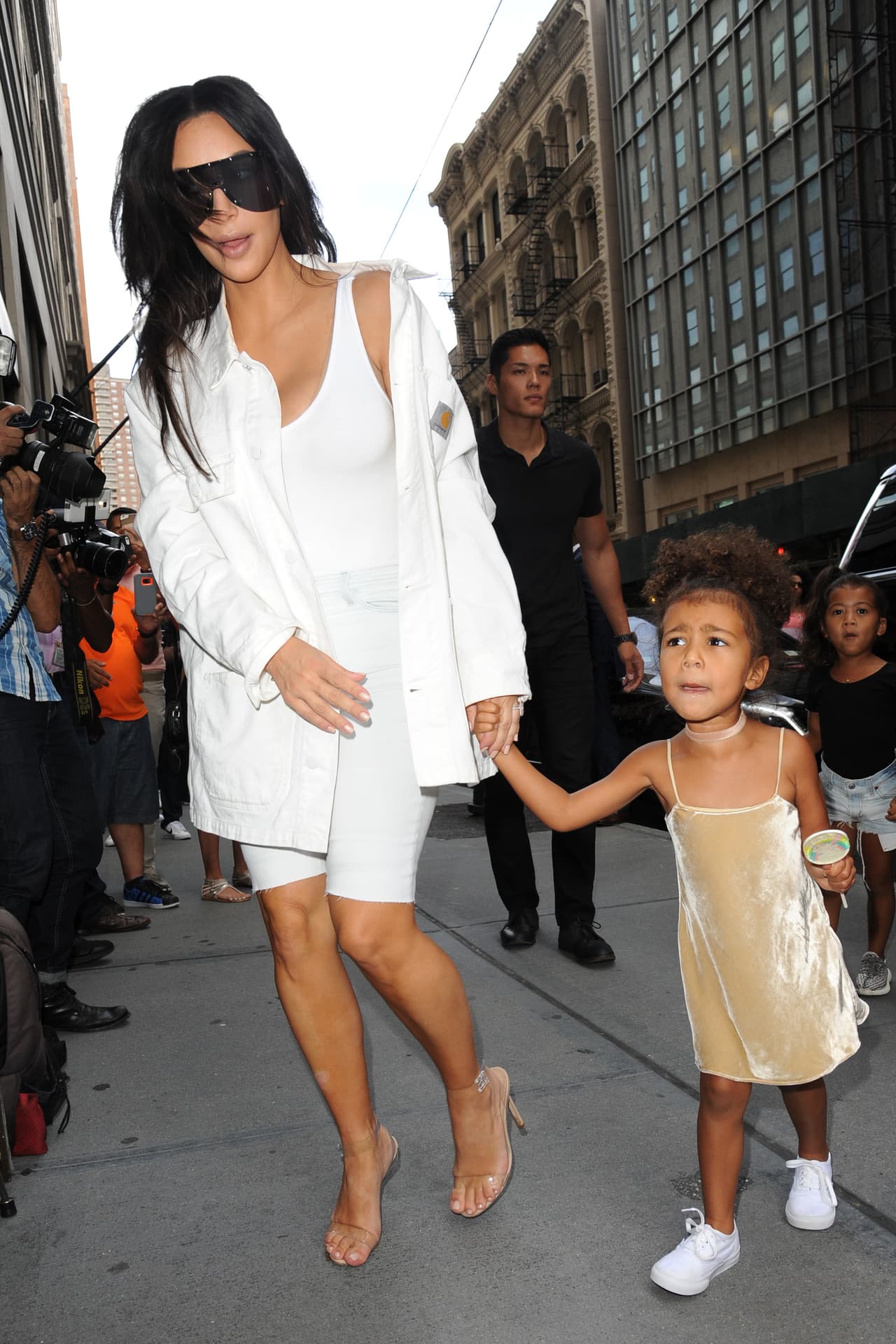 Ya la hemos visto haciendo algunas caritas de enojo a las cámaras.