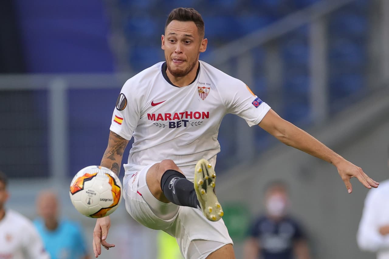 Ocampos tocó la puerta con un potente disparo apenas a los 6’ del encuentro. El tiro salió ligeramente desviado sobre la portería.